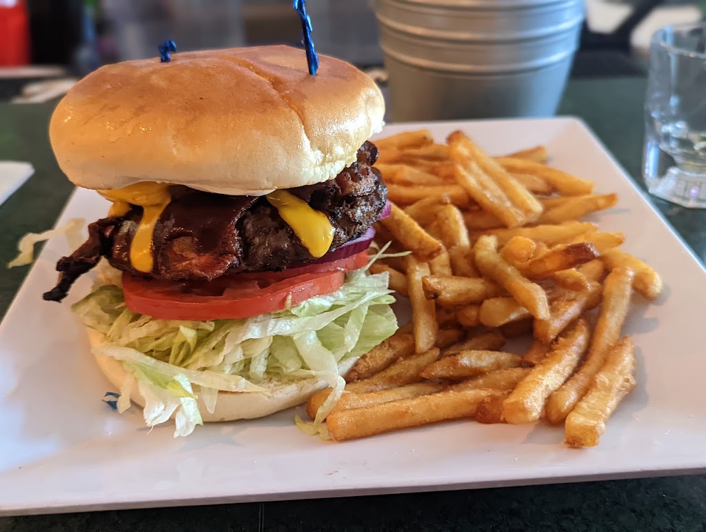 Burger City | 500 Elmira Rd, Vacaville, CA 95687, USA | Phone: (707) 448-3377