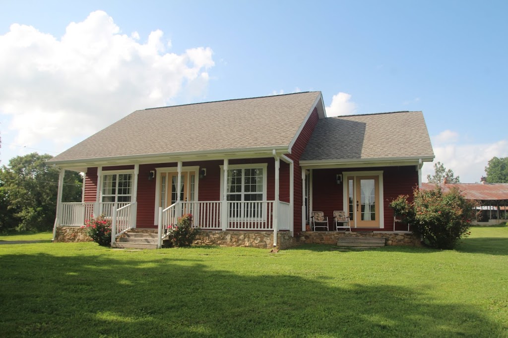 Stay Down On The Farm | 275 Wilkinson Rd, Cottontown, TN 37048, USA | Phone: (615) 426-2151