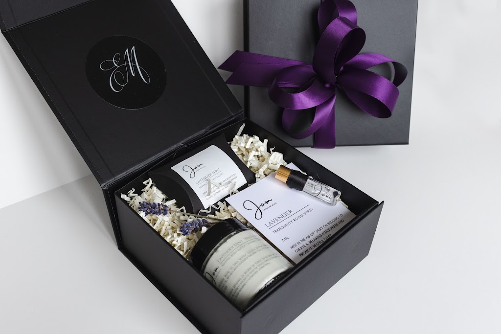 EM Gift Boxes | 961 Lounsborough St, Windsor, ON N9G 2Z9, Canada | Phone: (519) 995-5957