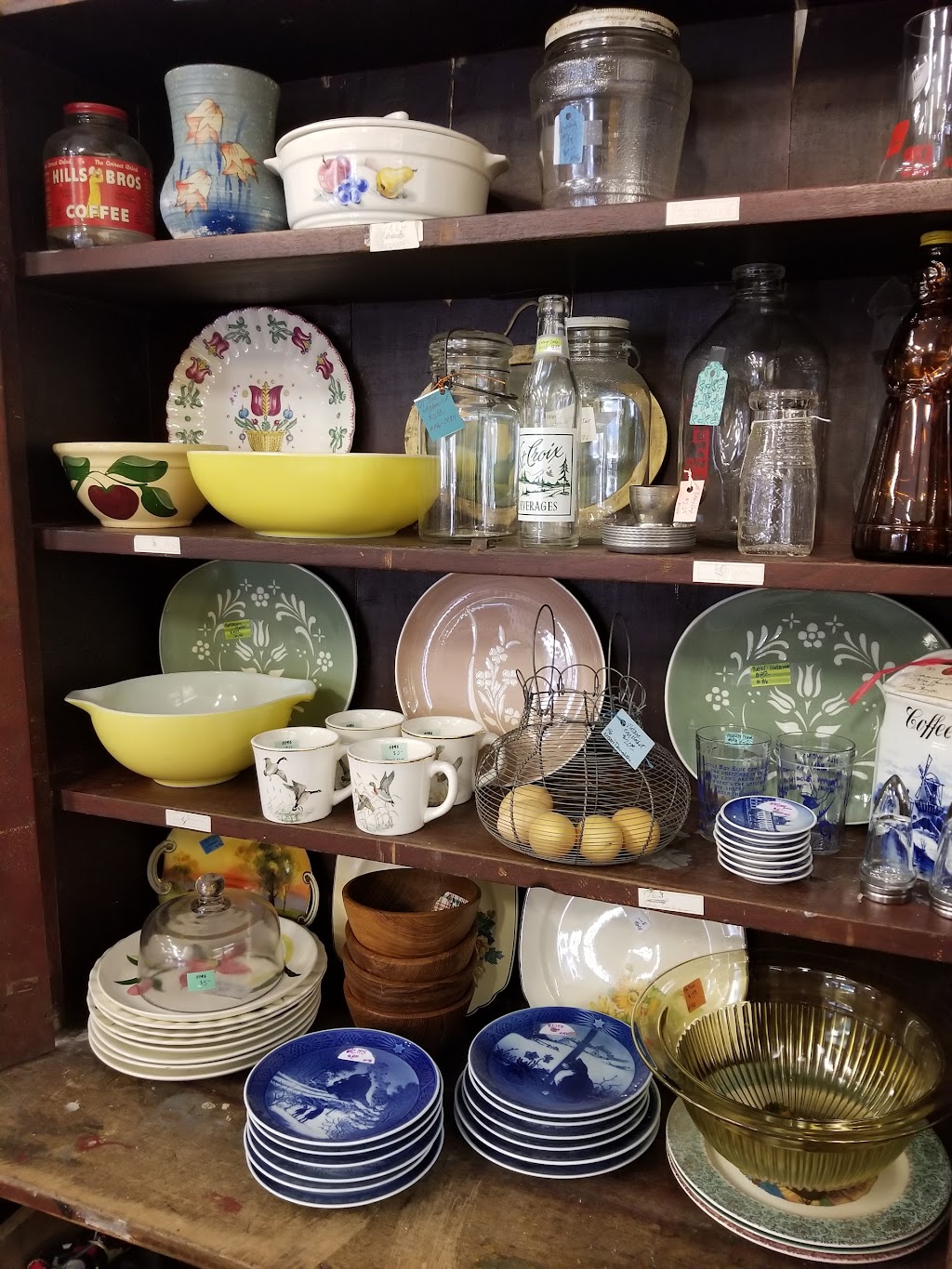 The Looking Glass | Osceola WI | Vintage Antiques | 117 N Cascade St, Osceola, WI 54020 | Phone: (715) 294-2886