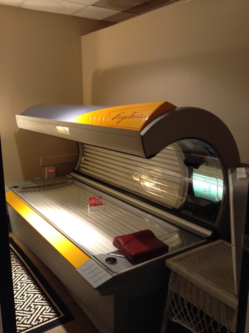 Bronze Body Tanning & Boutique | 2705 Mercer Rd, New Castle, PA 16105, USA | Phone: (724) 654-3808