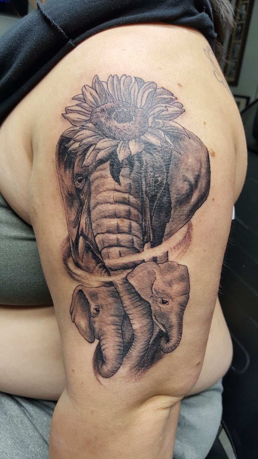 Body Canvas Tattooing | 300 S Greenwich Rd, Wichita, KS 67207, USA | Phone: (316) 682-1771