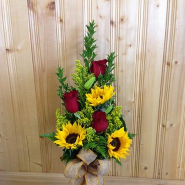 B&B Floral-N-Gifts | 319 E Railroad St, Shipman, IL 62685, USA | Phone: (618) 836-7746