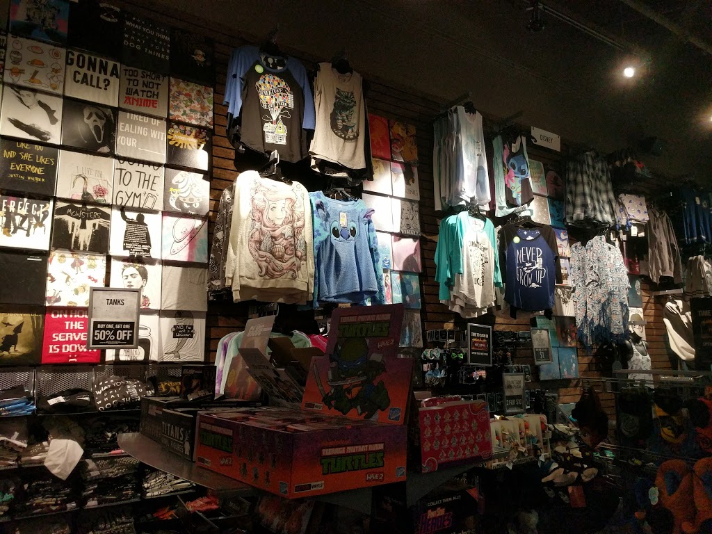 Hot Topic | Town Ctr, 8021 Citrus Park Dr RM 7981, Tampa, FL 33625, USA | Phone: (813) 792-0955