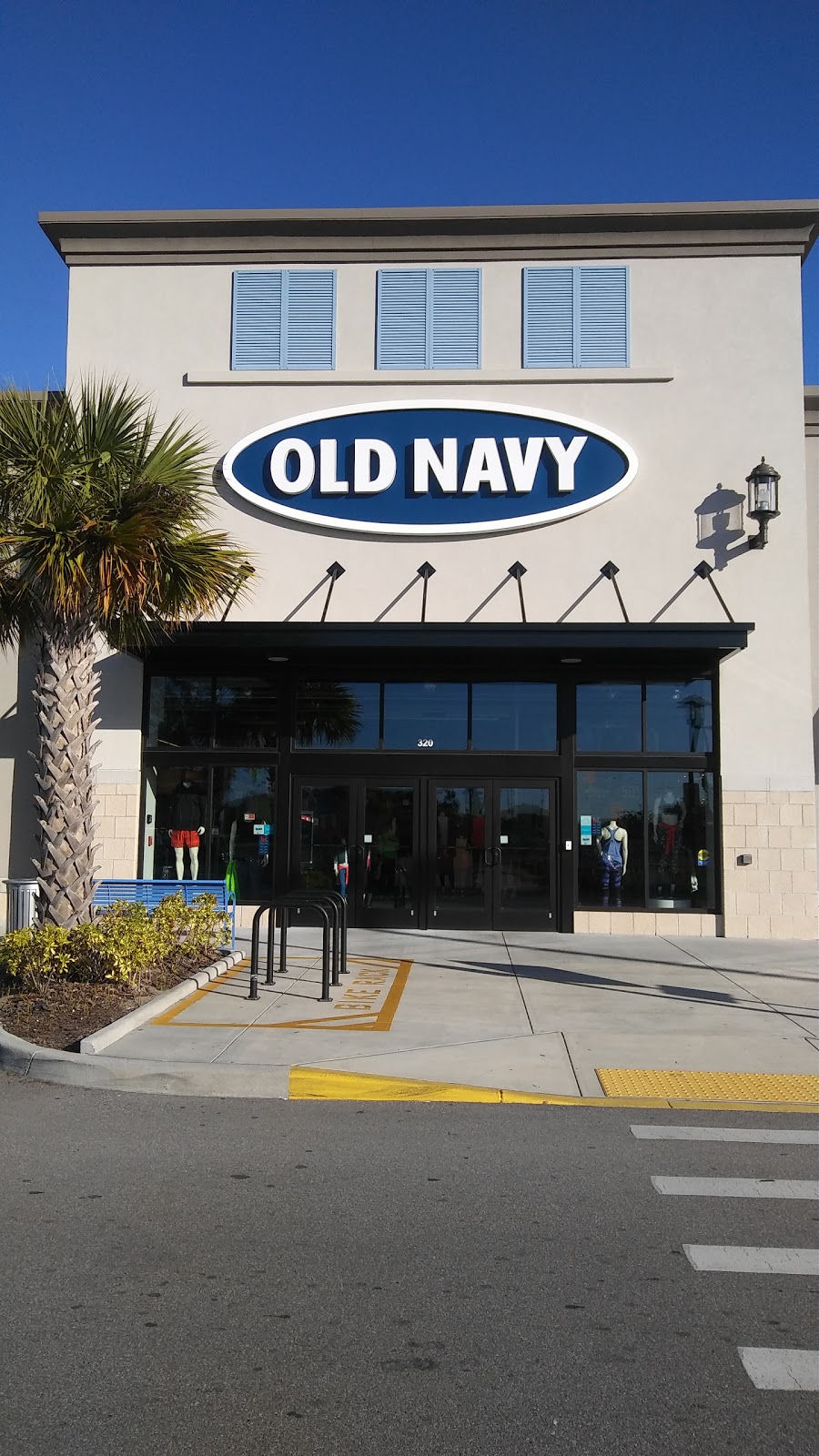Old Navy | 919 Lakeland Park Center Dr #320, Lakeland, FL 33809, USA | Phone: (863) 225-9404