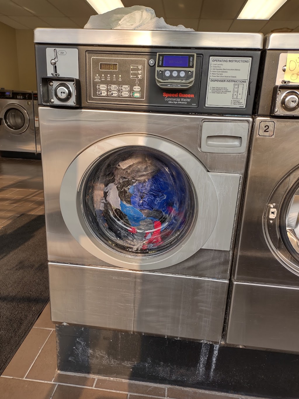 California Street Laundromat Lavandaria | 3222 California St, Omaha, NE 68131, USA | Phone: (531) 444-7126