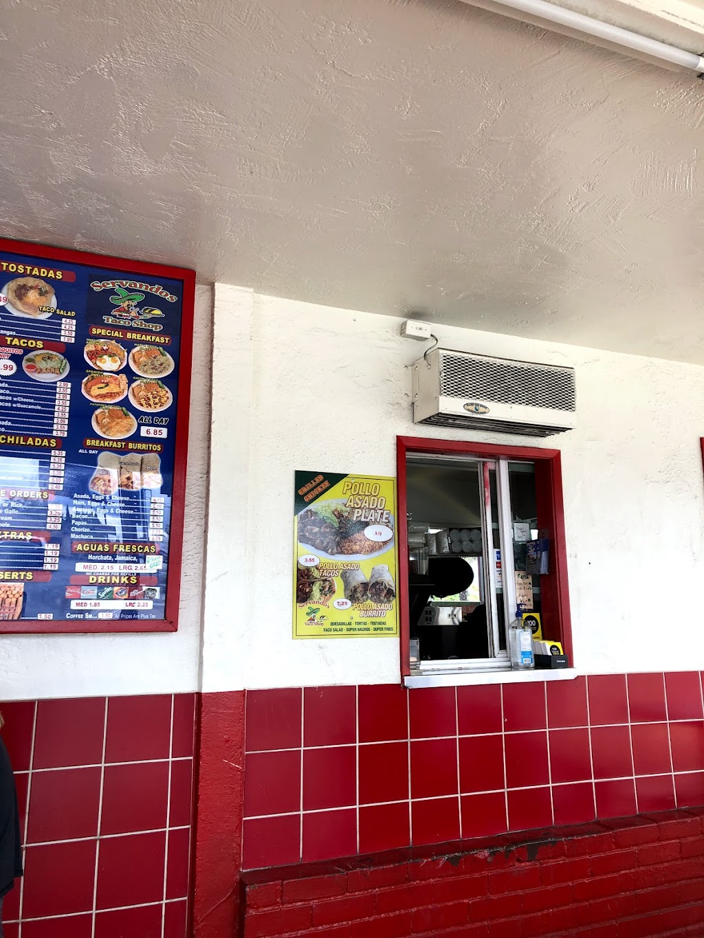 Servandos Taco Shop | 977 N Central Ave, Upland, CA 91786, USA | Phone: (909) 982-9610