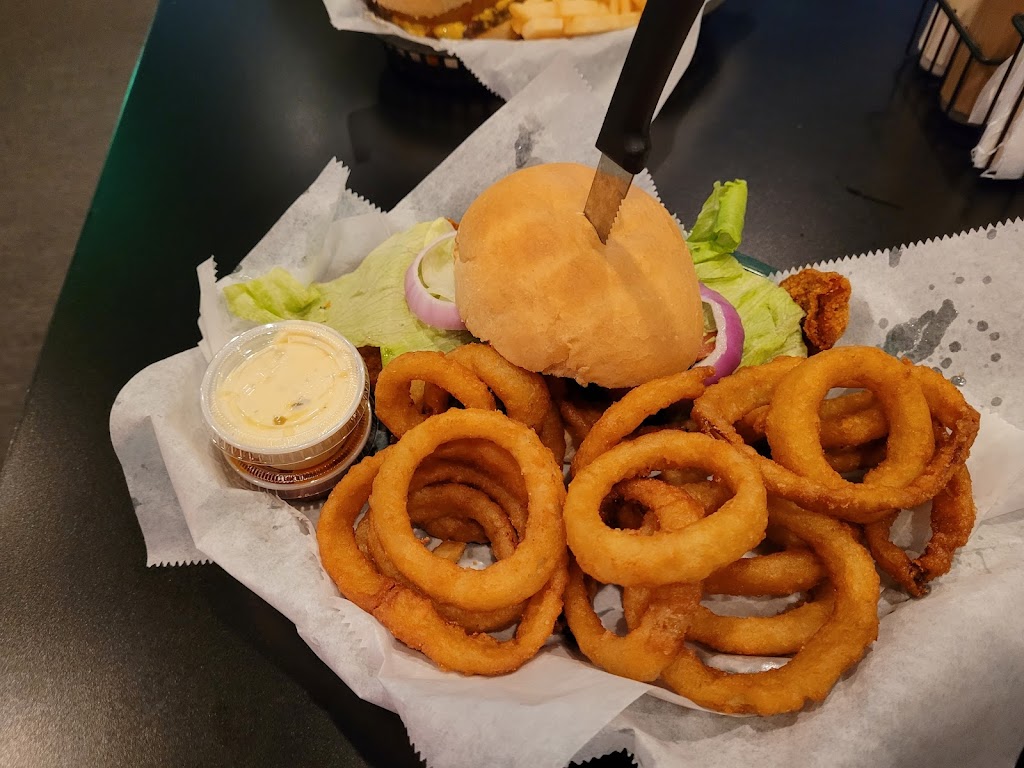 Lucky’s Bar & Grille | 1724 Prospect Rd, Pittsburgh, PA 15236, USA | Phone: (412) 881-4044