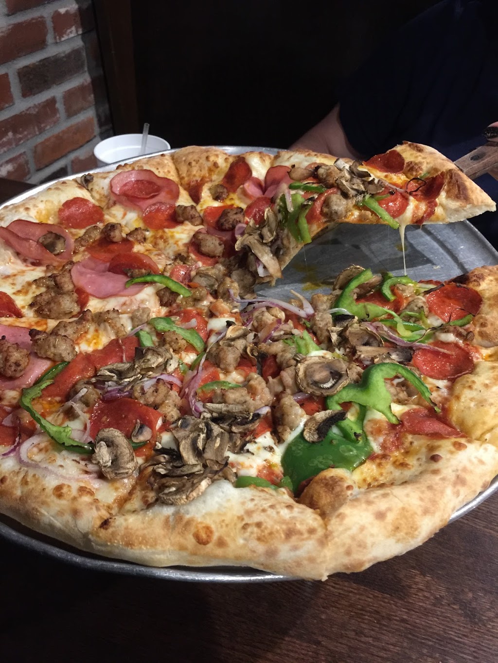 Rotolos Pizzeria | 9327 Jefferson Hwy, River Ridge, LA 70123, USA | Phone: (504) 287-4309