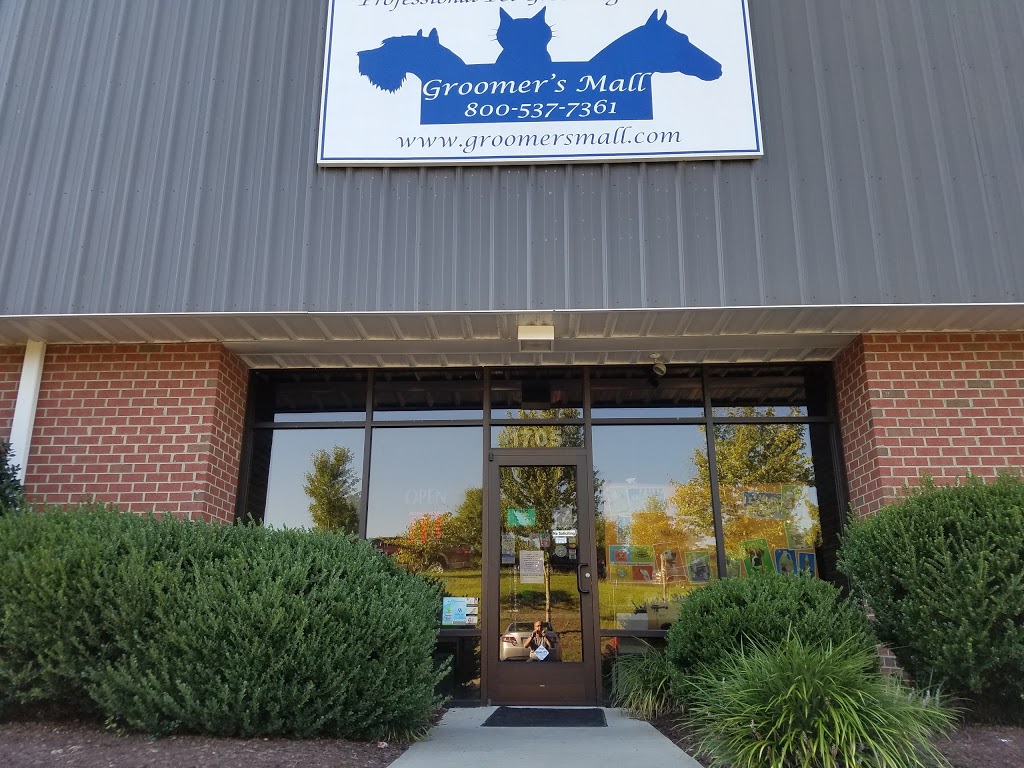 Groomers Mall | 1701 Oak Lake Blvd, Midlothian, VA 23112, USA | Phone: (800) 537-7361