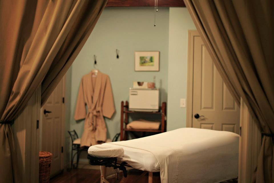 Halcyon Spa, Salon, Bed & Breakfast | 211 Jackson St, Augusta, MO 63332, USA | Phone: (636) 228-4110