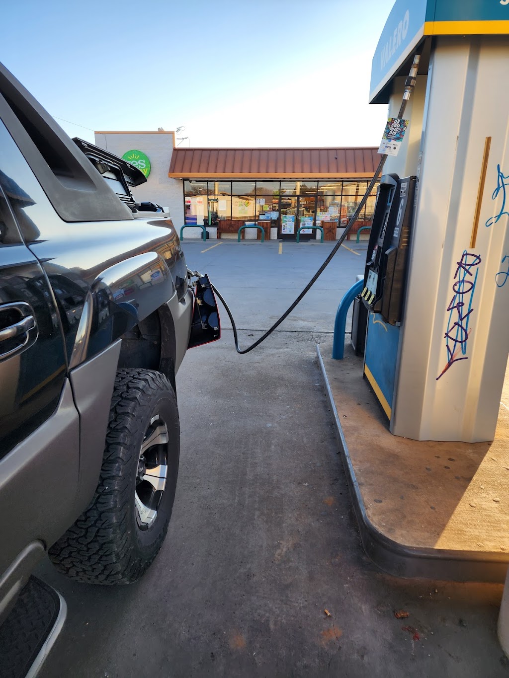 Valero | 2310 Hall Ave, Littlefield, TX 79339, USA | Phone: (210) 345-2000