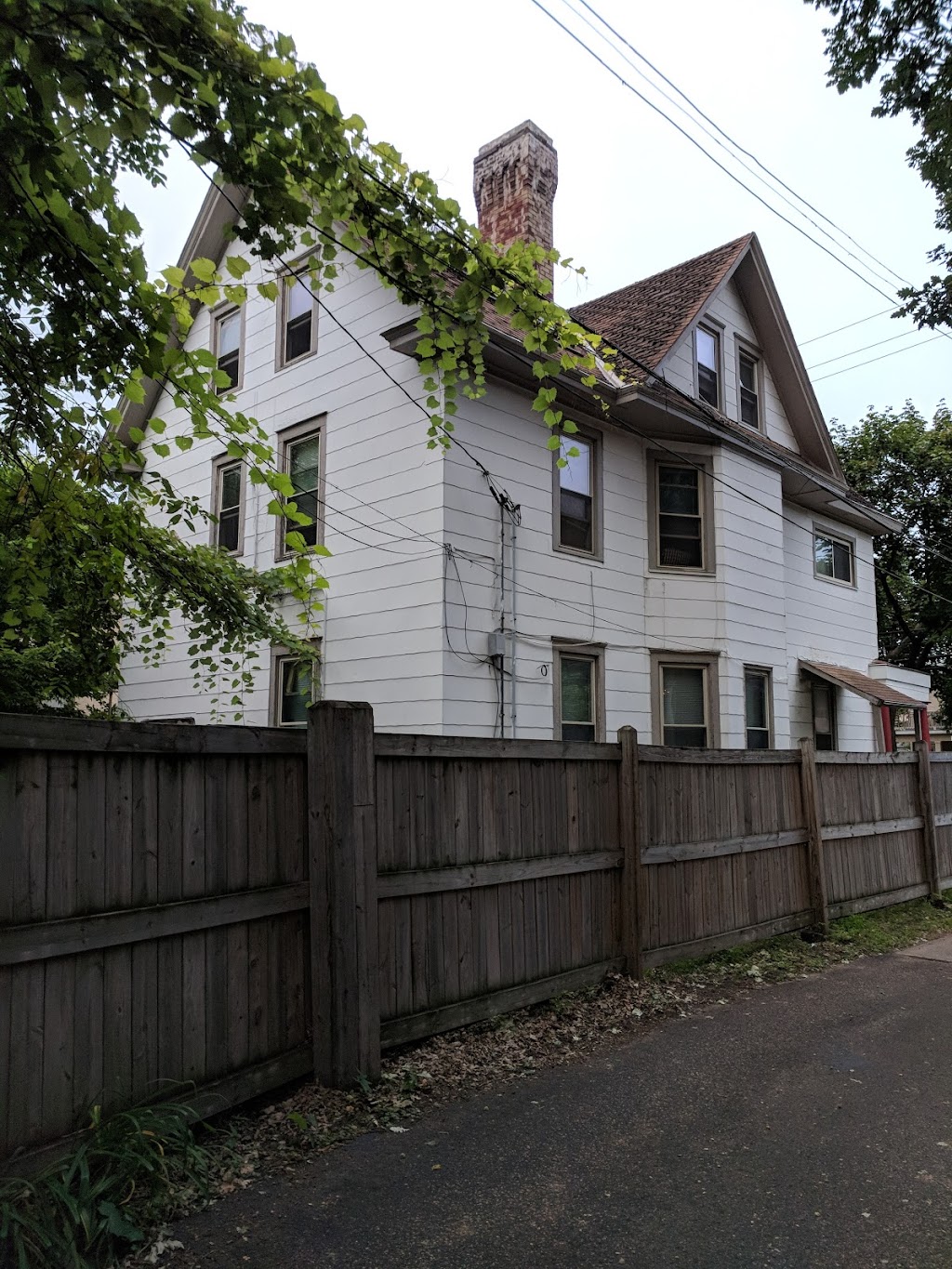 Dinkytown Rentals LLC | 1112 6th St SE, Minneapolis, MN 55414 | Phone: (612) 378-2413