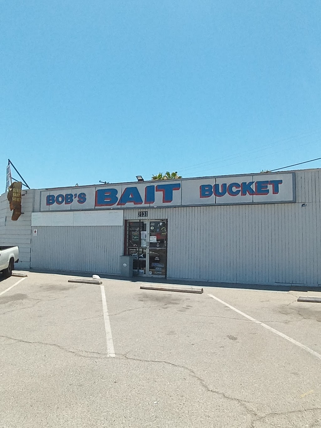 Bobs Bait Bucket | 2131 S Chester Ave, Bakersfield, CA 93304 | Phone: (661) 833-8657