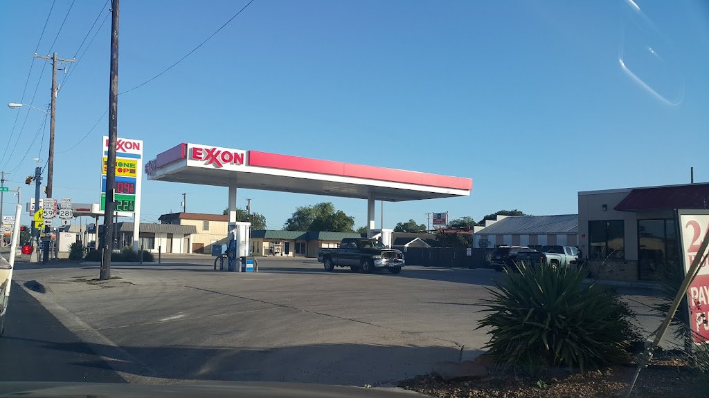 Exxon | 701 Nueces St, George West, TX 78022, USA | Phone: (361) 447-2517