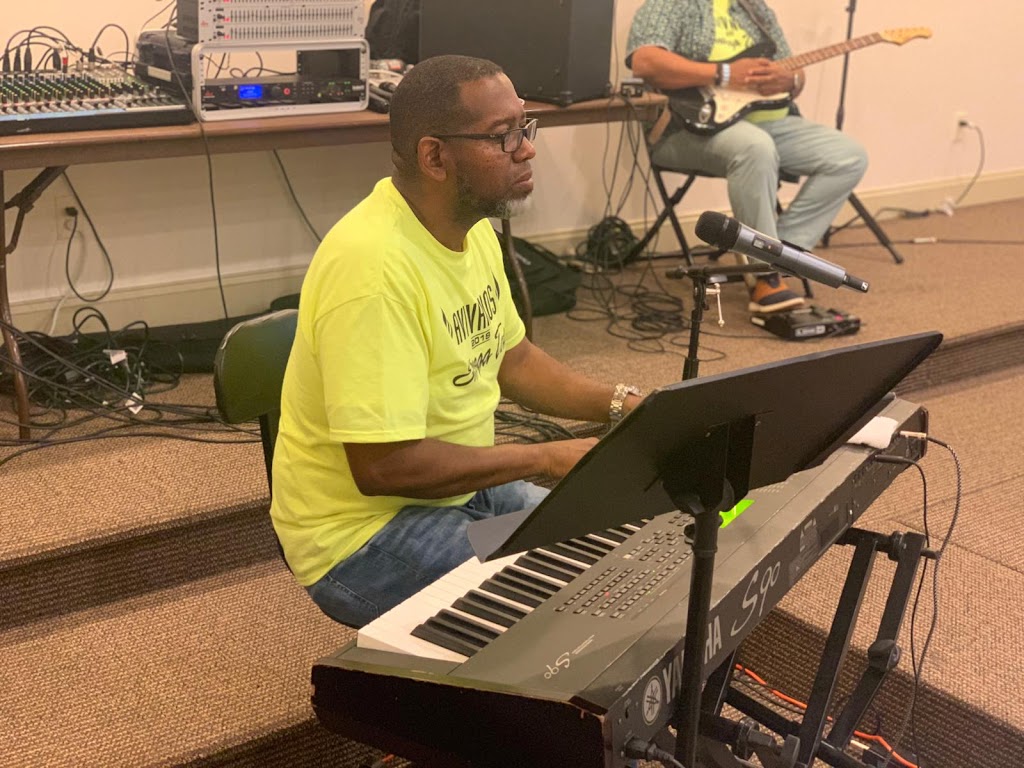 Iglesia Tabernaculo De Adoracion | 17290 River Ridge Blvd #102, Woodbridge, VA 22191, USA | Phone: (703) 291-1152