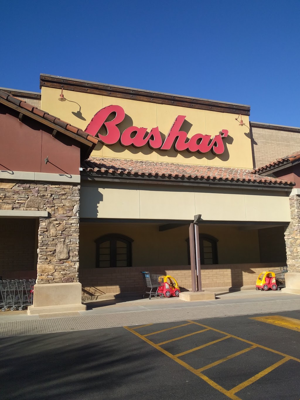 Bashas | 4940 S Gilbert Rd, Chandler, AZ 85249, USA | Phone: (480) 883-2240