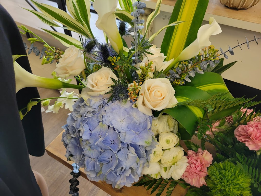 Monsey Flower Market | 249 NY-59, Airmont, NY 10901, USA | Phone: (845) 547-2909