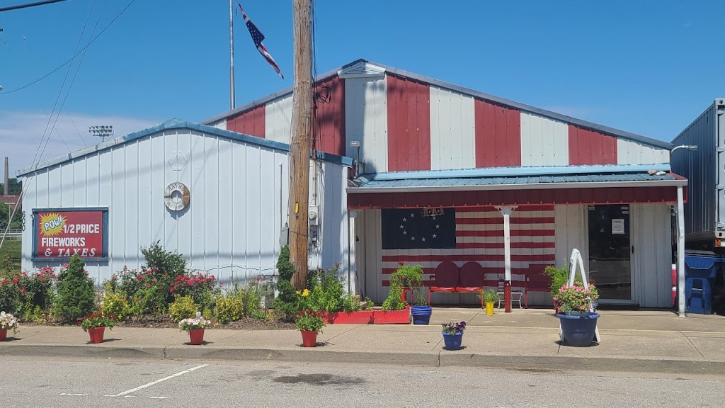 1/2 Price Fireworks | 600 Elm St, Lawrenceburg, IN 47025, USA | Phone: (812) 537-3115