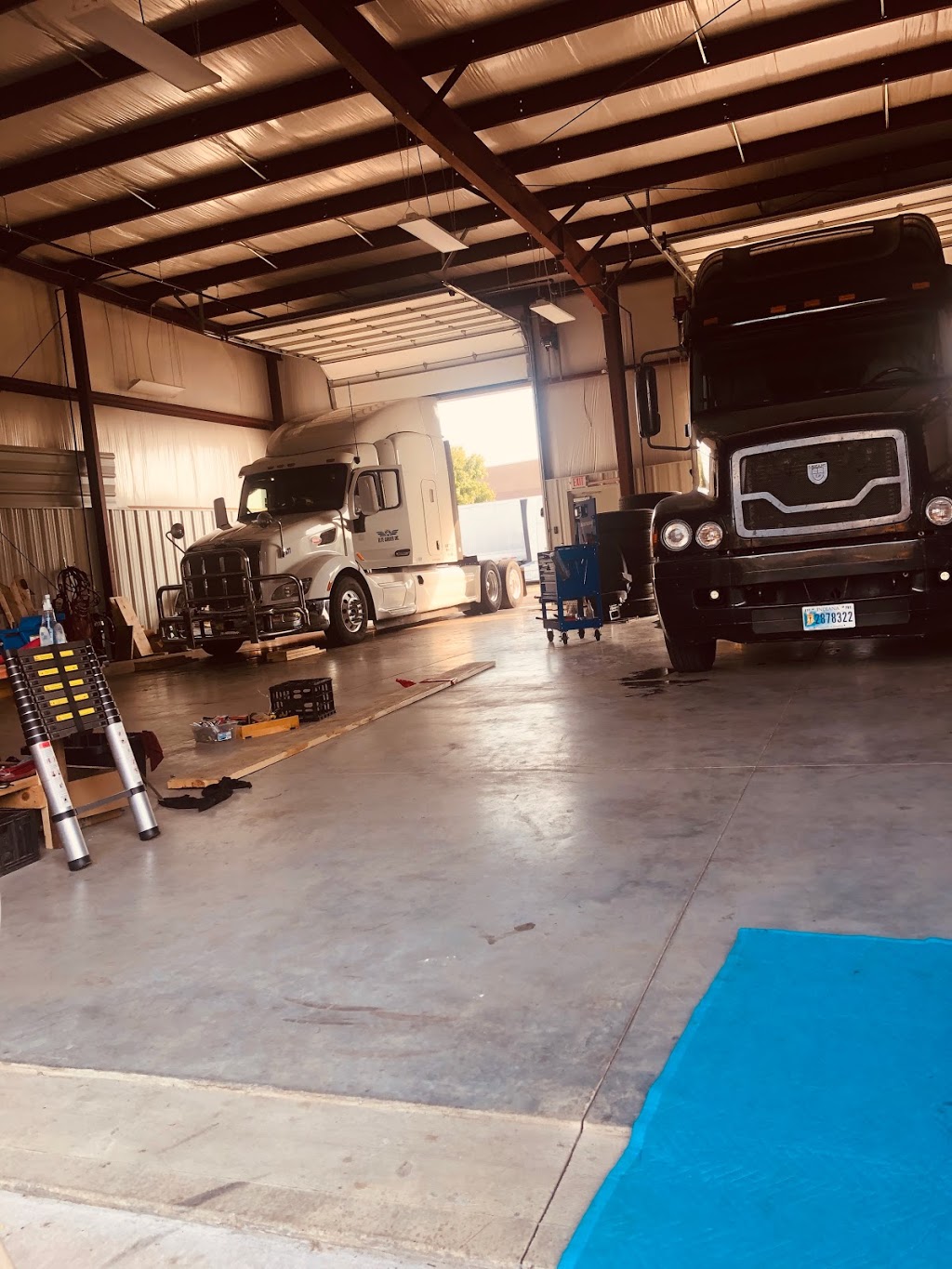 COMMERCIAL TRUCK & TRAILER REPAIR | 7720 W New York St, Indianapolis, IN 46214, USA | Phone: (317) 991-2434
