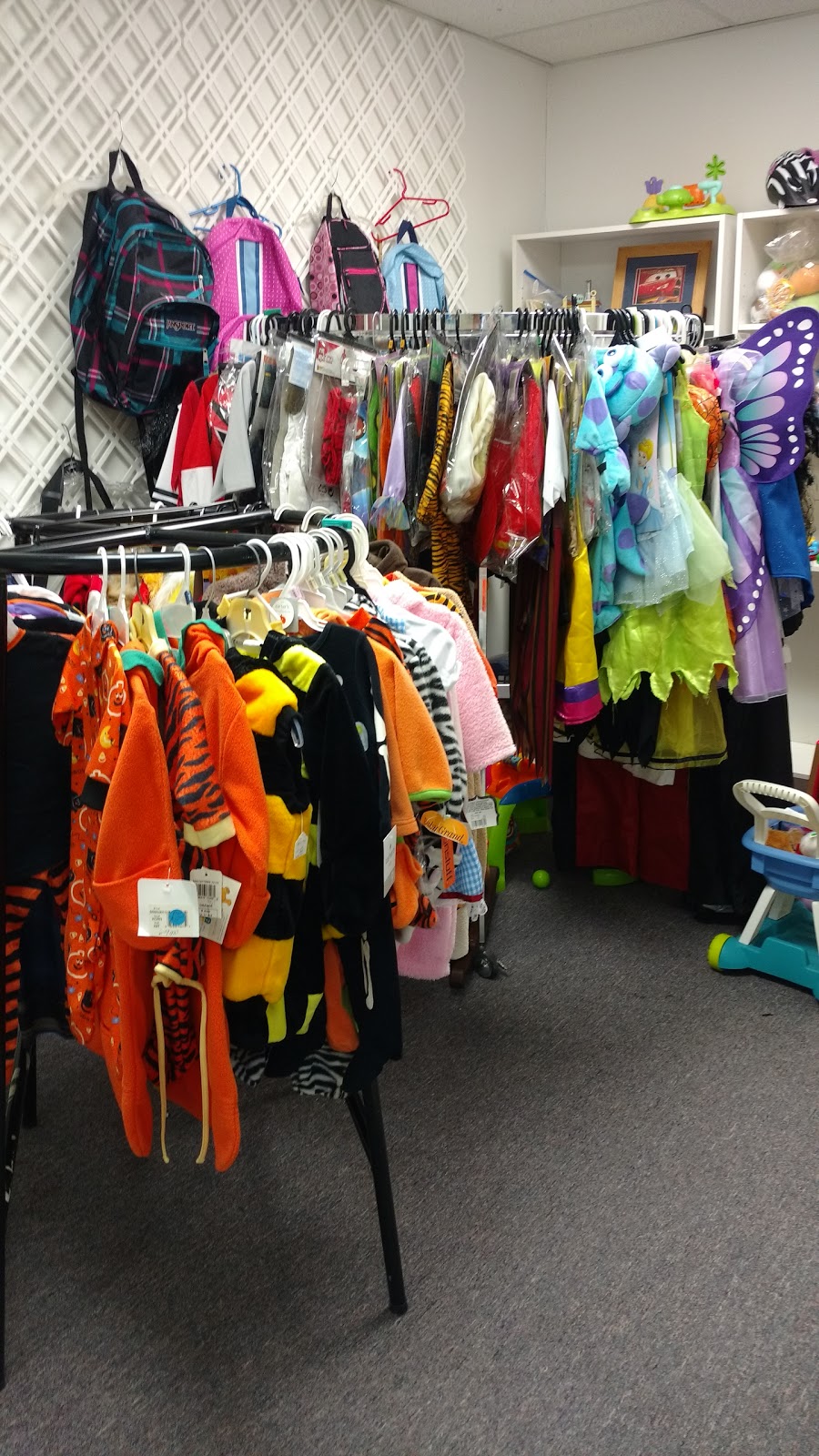 Tinas Consignment Shop | 2055 Jefferson Ave, Washington, PA 15301, USA | Phone: (724) 225-2266