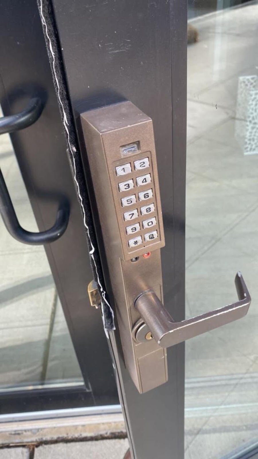 BelAir Locksmith | 2930 Beverly Glen Cir, Los Angeles, CA 90077, USA | Phone: (323) 672-4284