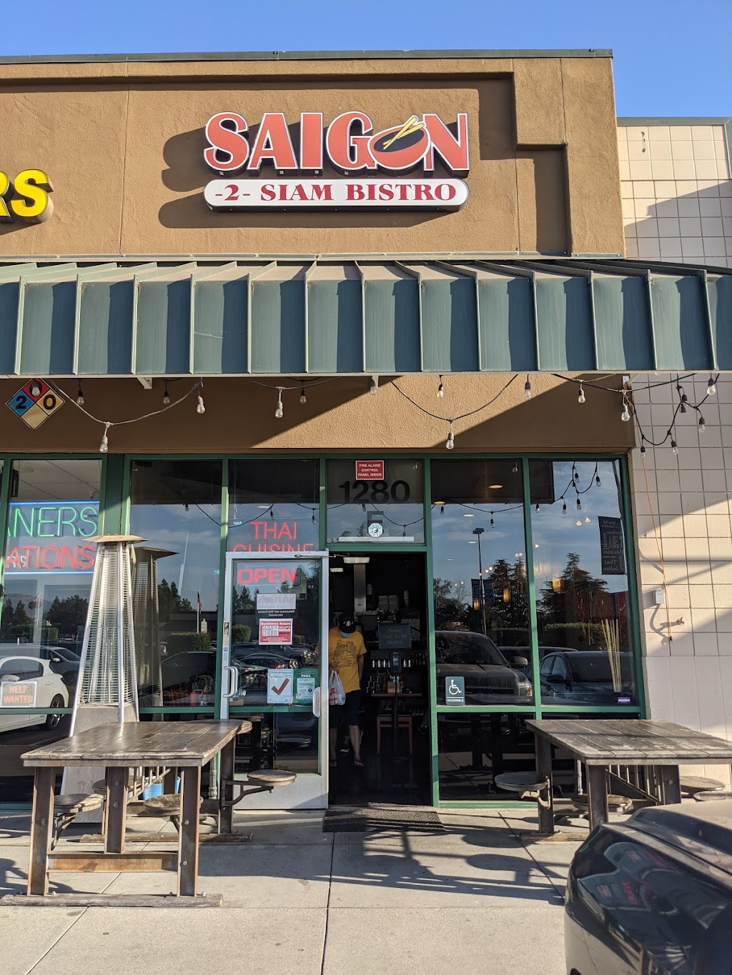 Saigon -2- Siam Bistro | 1280 1st St, Gilroy, CA 95020, USA | Phone: (408) 848-6000