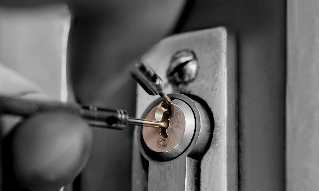 Jesse Lock & Locksmith | 1500 Reisterstown Rd, Pikesville, MD 21208, USA | Phone: (410) 834-3867