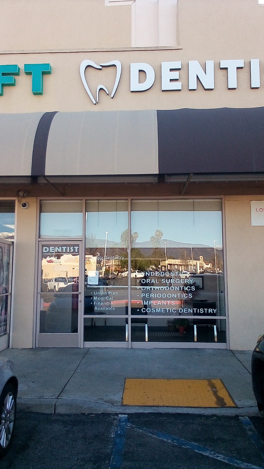 Towne Wigs & Gifts | 724 E Arrow Hwy, Pomona, CA 91767, USA | Phone: (909) 626-6557