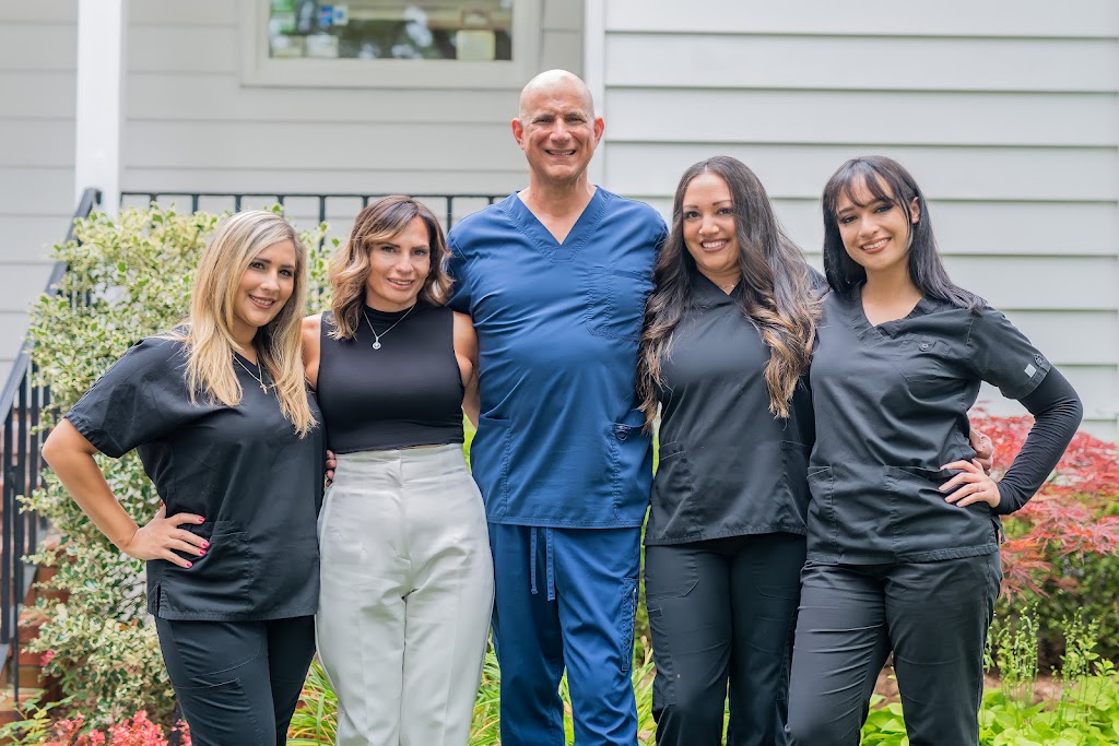 Dentist Staten Island- A. Christopher Bernardini D.D.S. | 125 Old Town Rd, Staten Island, NY 10304, USA | Phone: (718) 987-4040