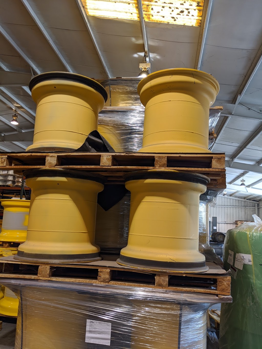Longs Wheel & Rim Inc | 940 Eastport Rd, Jacksonville, FL 32218, USA | Phone: (904) 786-7542
