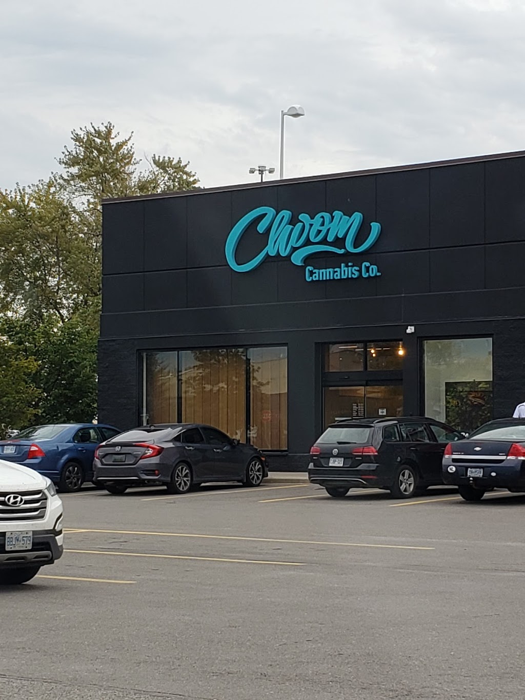 Choom Cannabis Co. | Niagara Square Shopping Centre, 7555 Montrose Rd Unit E, Niagara Falls, ON L2H 2E9, Canada | Phone: (905) 357-3553