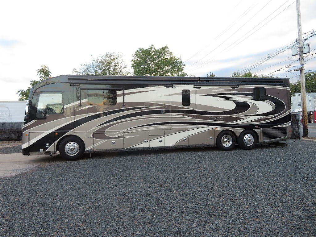 Premier Luxury RV Rentals | 3500 Lake Alfred Rd B, Winter Haven, FL 33881, USA | Phone: (908) 335-0143
