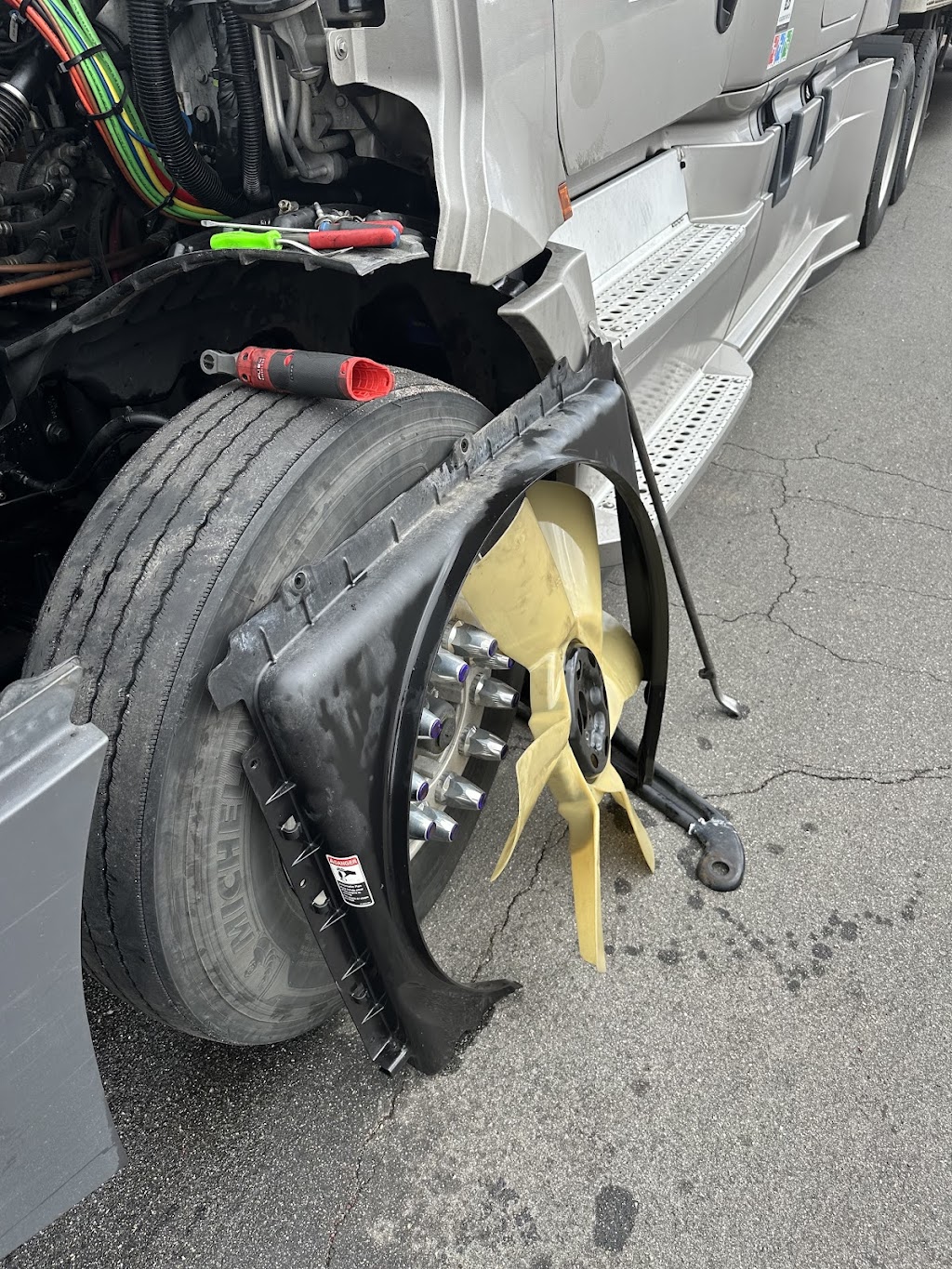 I-5 ROAD SERVICE | 2132 Lebec Rd unit928, Lebec, CA 93243, USA | Phone: (661) 289-8198