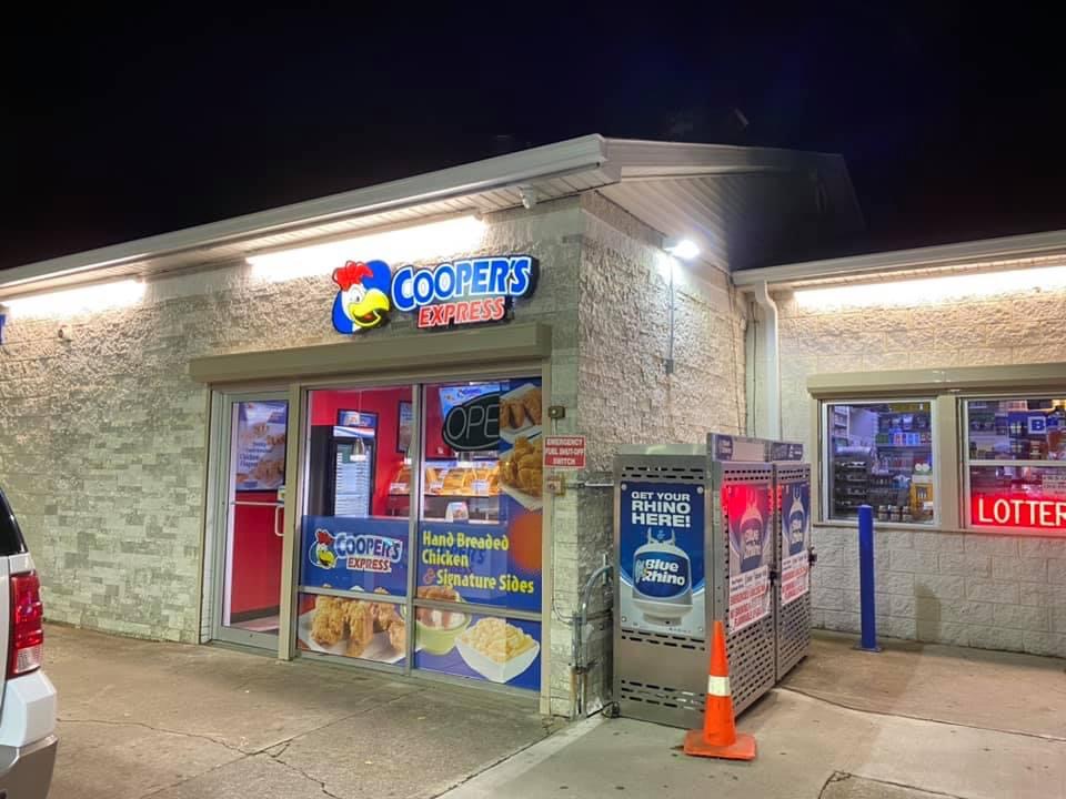 Marathon Gas Station and Drive Thru - 1404 S Main St, Akron, OH 44301 ...