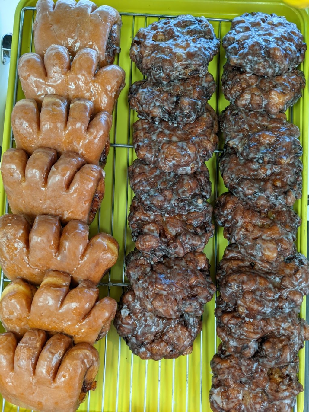 Dilly Donuts | 3244 Meridiana Pkwy, Arcola, TX 77583, USA | Phone: (281) 972-9673