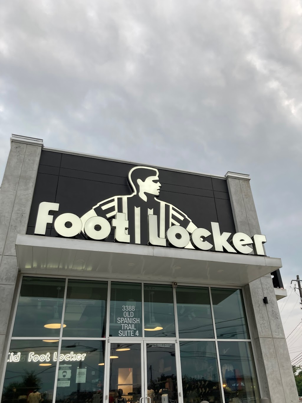 Foot Locker | 3388 Old Spanish Trl, Houston, TX 77021, USA | Phone: (713) 842-6000