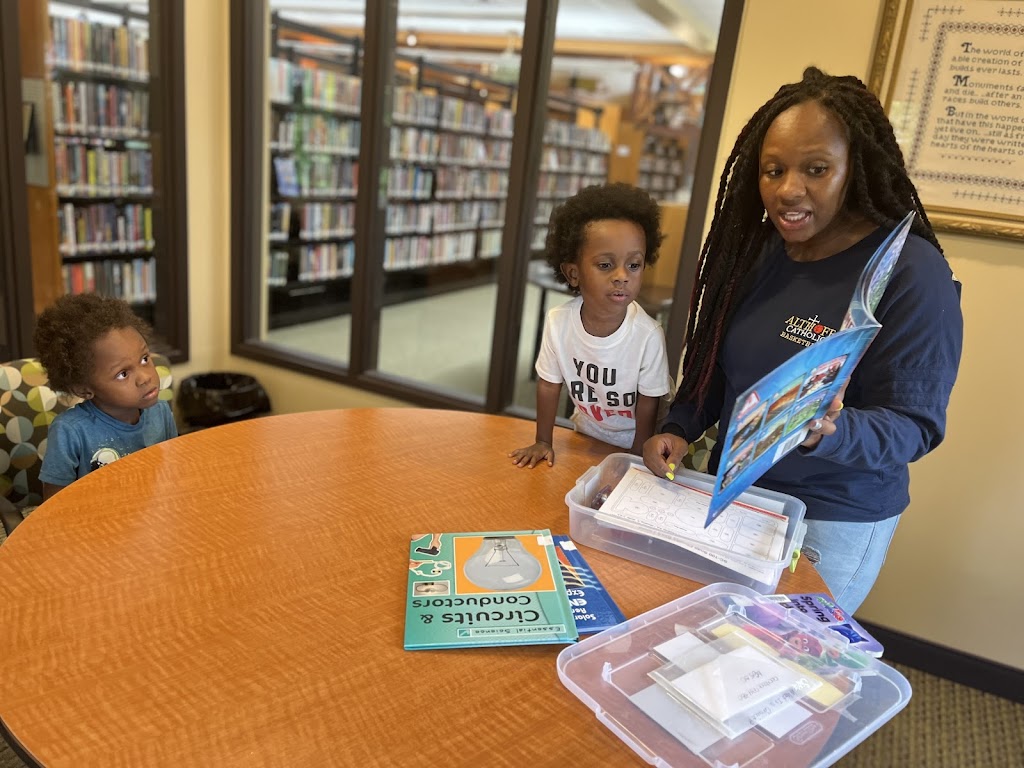 Glen Carbon Centennial Library | 198 S Main St, Glen Carbon, IL 62034, USA | Phone: (618) 288-1212