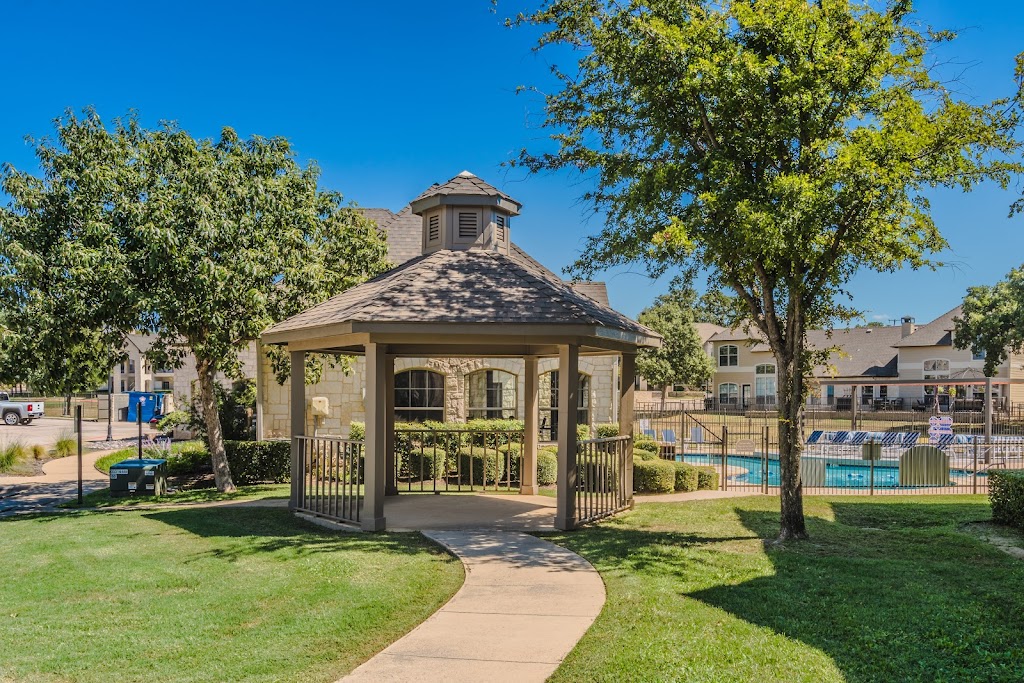 Grafton Flats Apartments | 3101 Mustang Dr, Grapevine, TX 76051, USA | Phone: (817) 722-6015