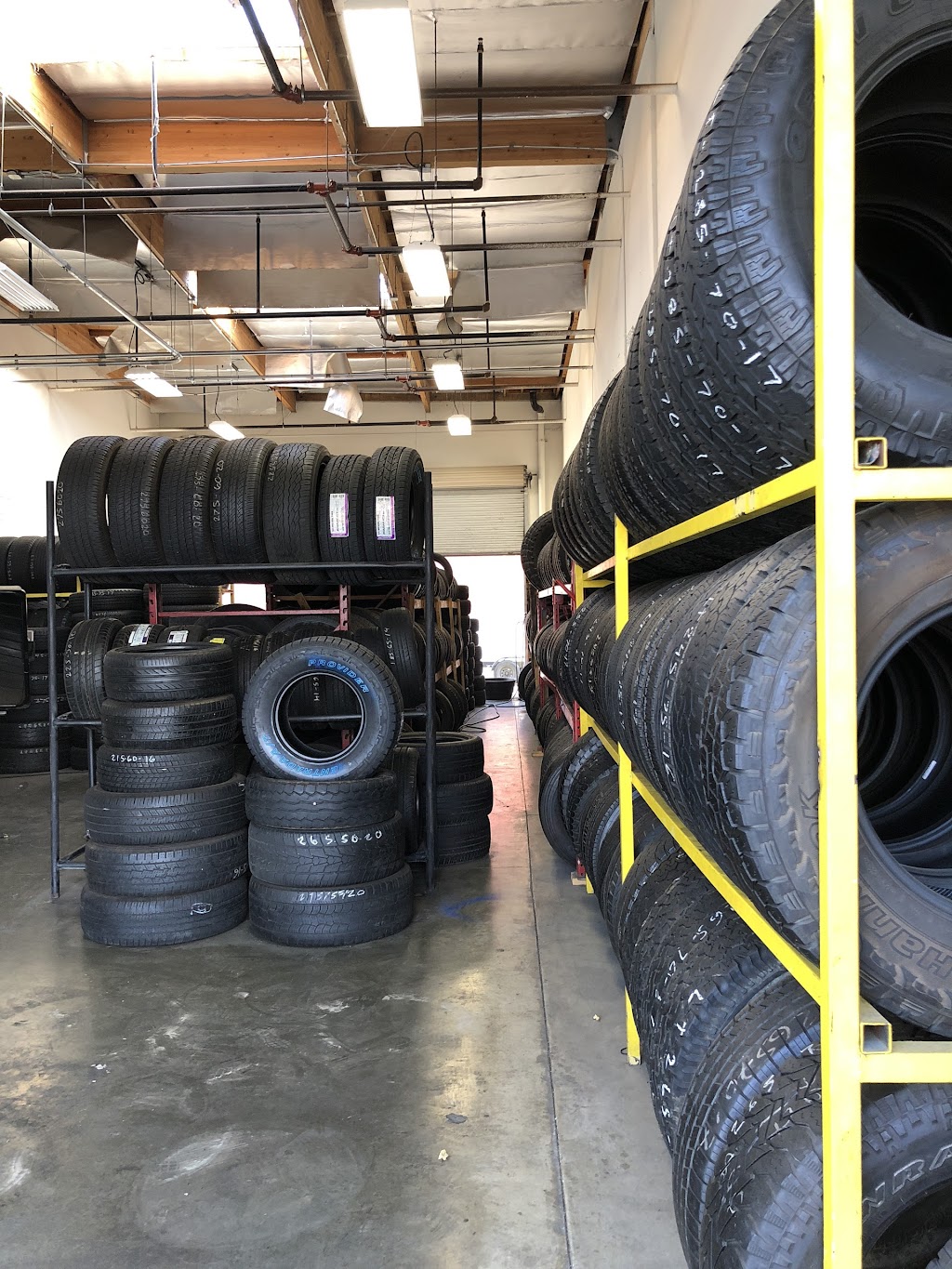 Mexicano Tires (2) | 26622 Jefferson Ave #102, Murrieta, CA 92563, USA | Phone: (760) 691-0437