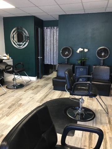 The Parlor Salon | 149 1/2 N Tamiami Trail, Osprey, FL 34229, USA | Phone: (941) 923-9801