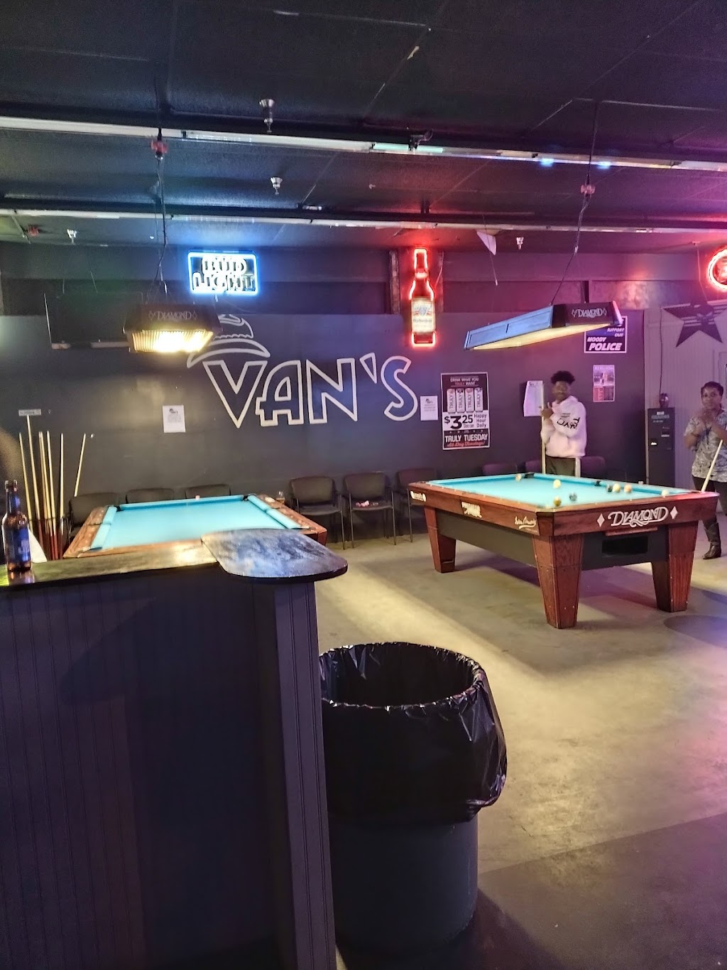 Vans Bar | 1621 Ashville Rd, Leeds, AL 35094, USA | Phone: (205) 352-3699