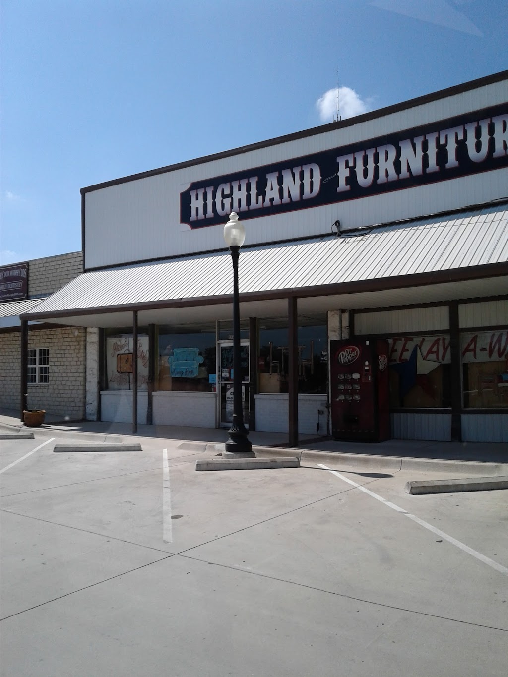 Highland Furniture | 133 E 1st St, Springtown, TX 76082, USA | Phone: (817) 220-5570