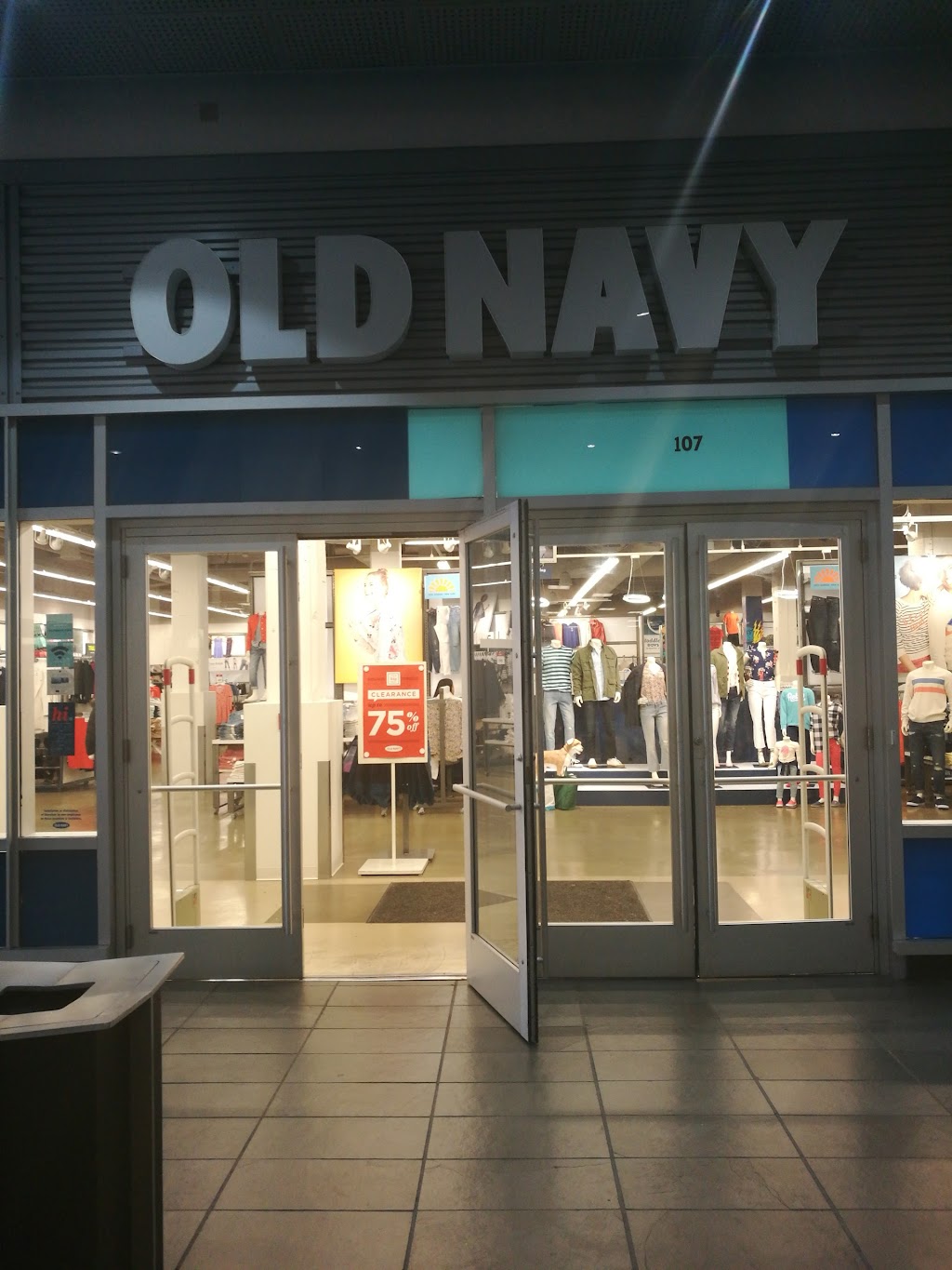 Old Navy | 100 N La Cienega Blvd, Los Angeles, CA 90048, USA | Phone: (310) 854-0658