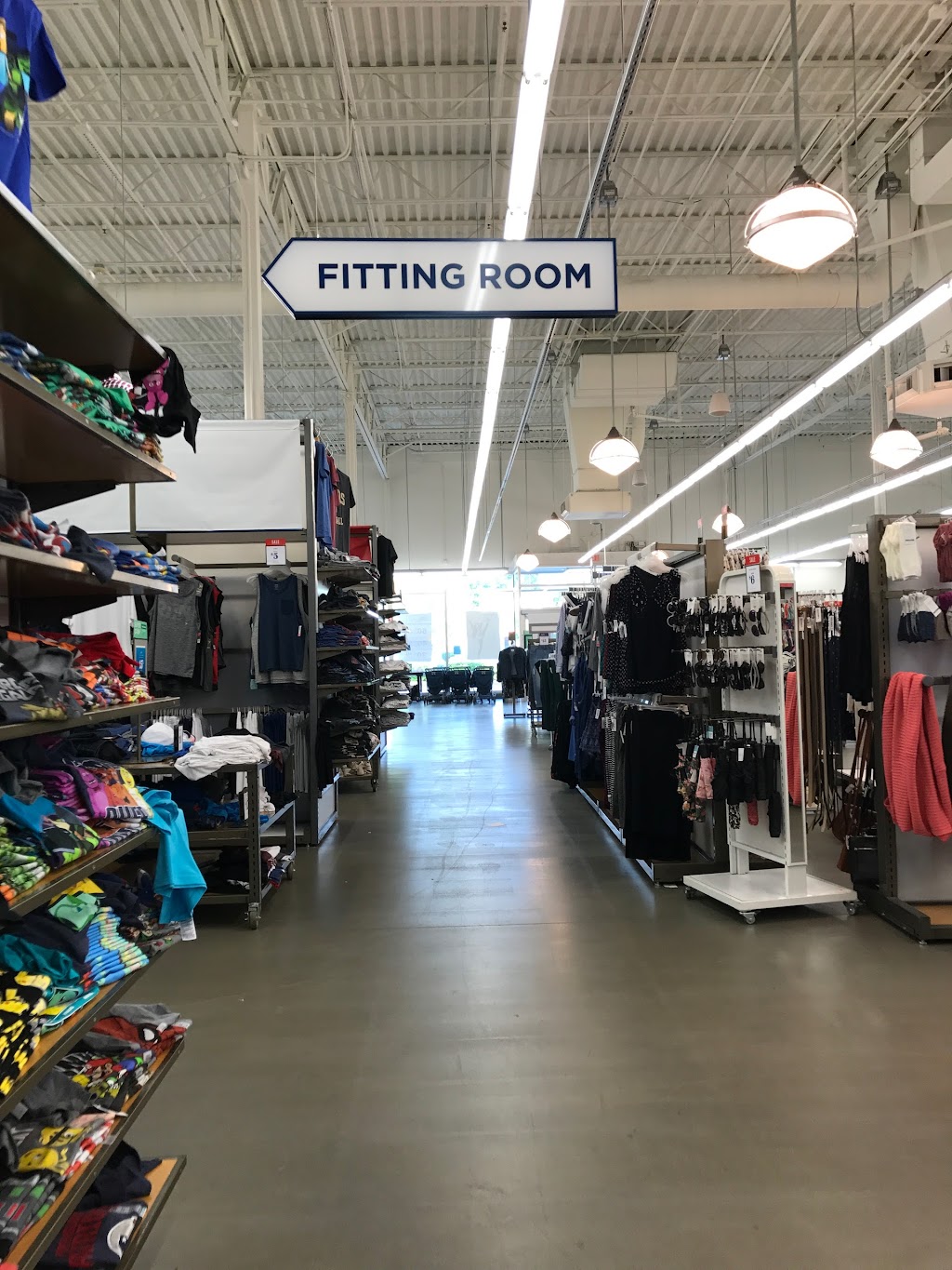 Old Navy | 145 Holt Garrison Pkwy C, Danville, VA 24540, USA | Phone: (434) 792-5002