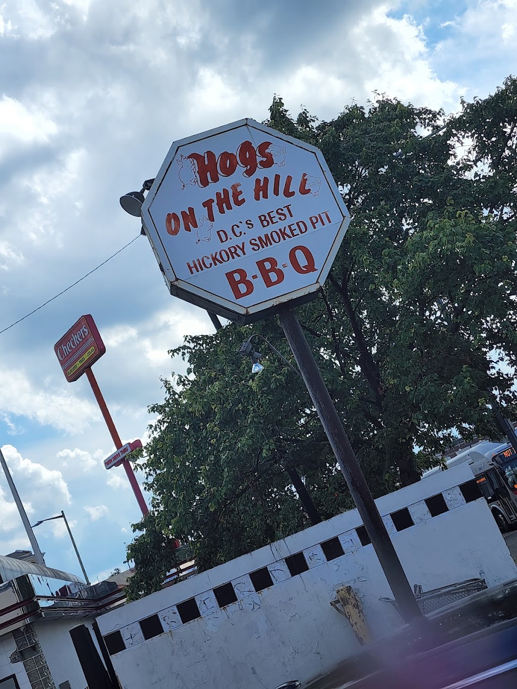 Hogs on the Hill III | 2003 Bladensburg Rd NE, Washington, DC 20018, USA | Phone: (202) 526-2027