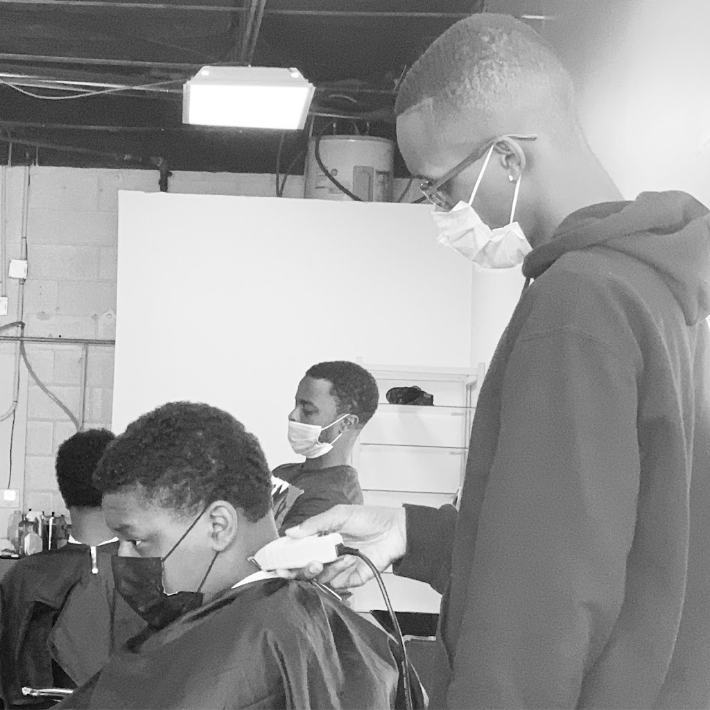 BARBERSHOP SHAWN LLC | 12015 E 47th St, Kansas City, MO 64133, USA | Phone: (816) 321-2873