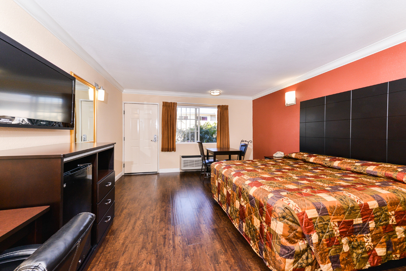 Red Roof Inn | 8730 Artesia Blvd, Bellflower, CA 90706 | Phone: (562) 633-7689