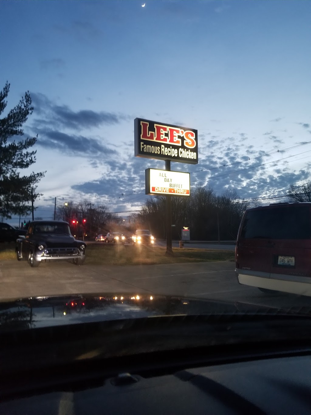 Lees Famous Recipe Chicken | 9813 3rd Street Rd, Louisville, KY 40272, USA | Phone: (502) 933-3538