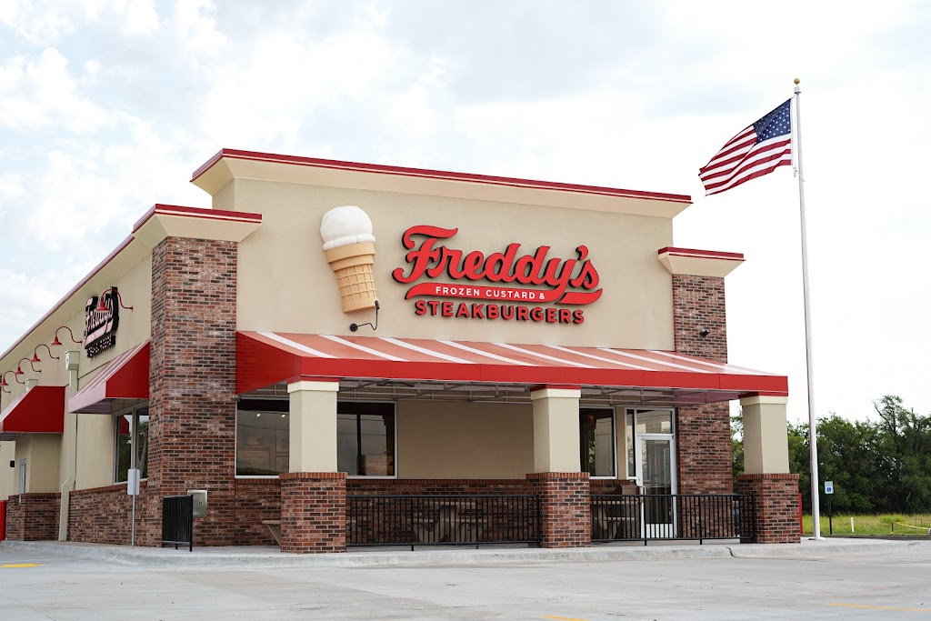 Freddys Frozen Custard & Steakburgers | 520 SE 14th St, Newton, KS 67114, USA | Phone: (316) 804-8811